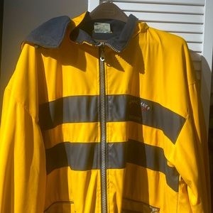 Men’s hooded rain coat. XXL
